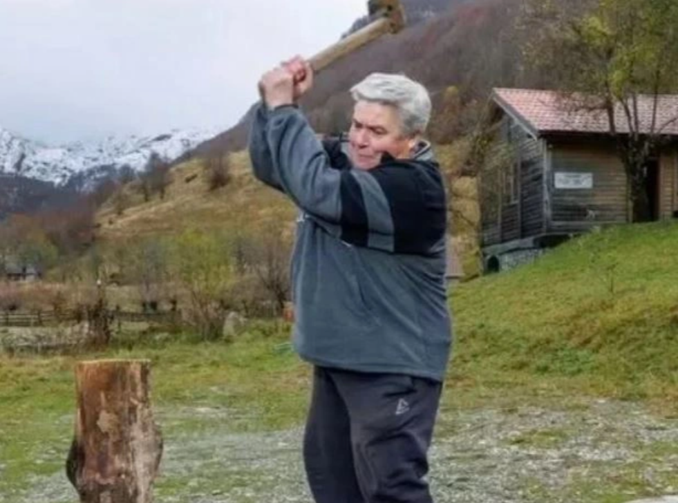 anh 2 phu nu khong lay chong.png