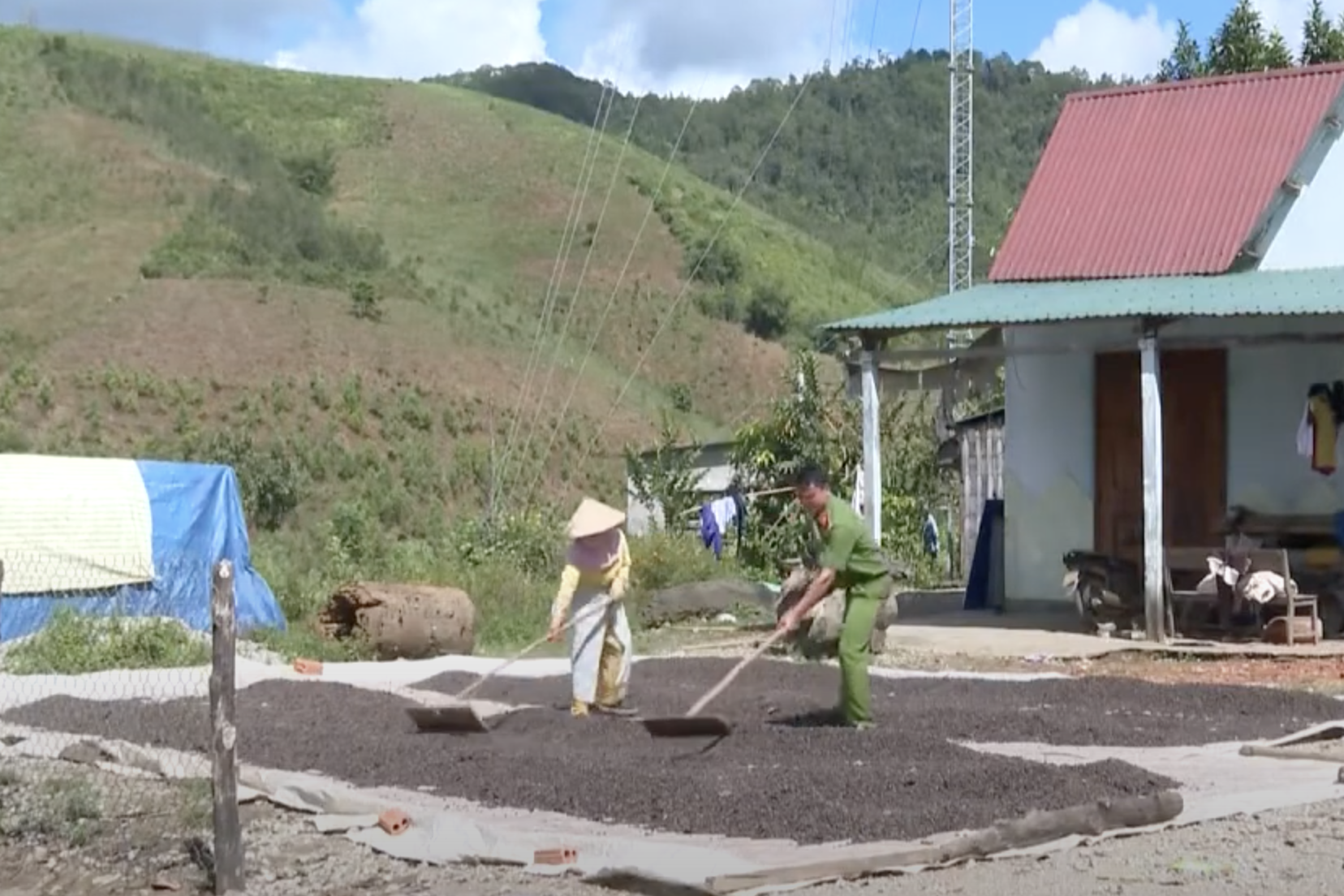 Cách làm hay của xã biên giới Đăk Long khi triển khai Chương trình MTQG 1719