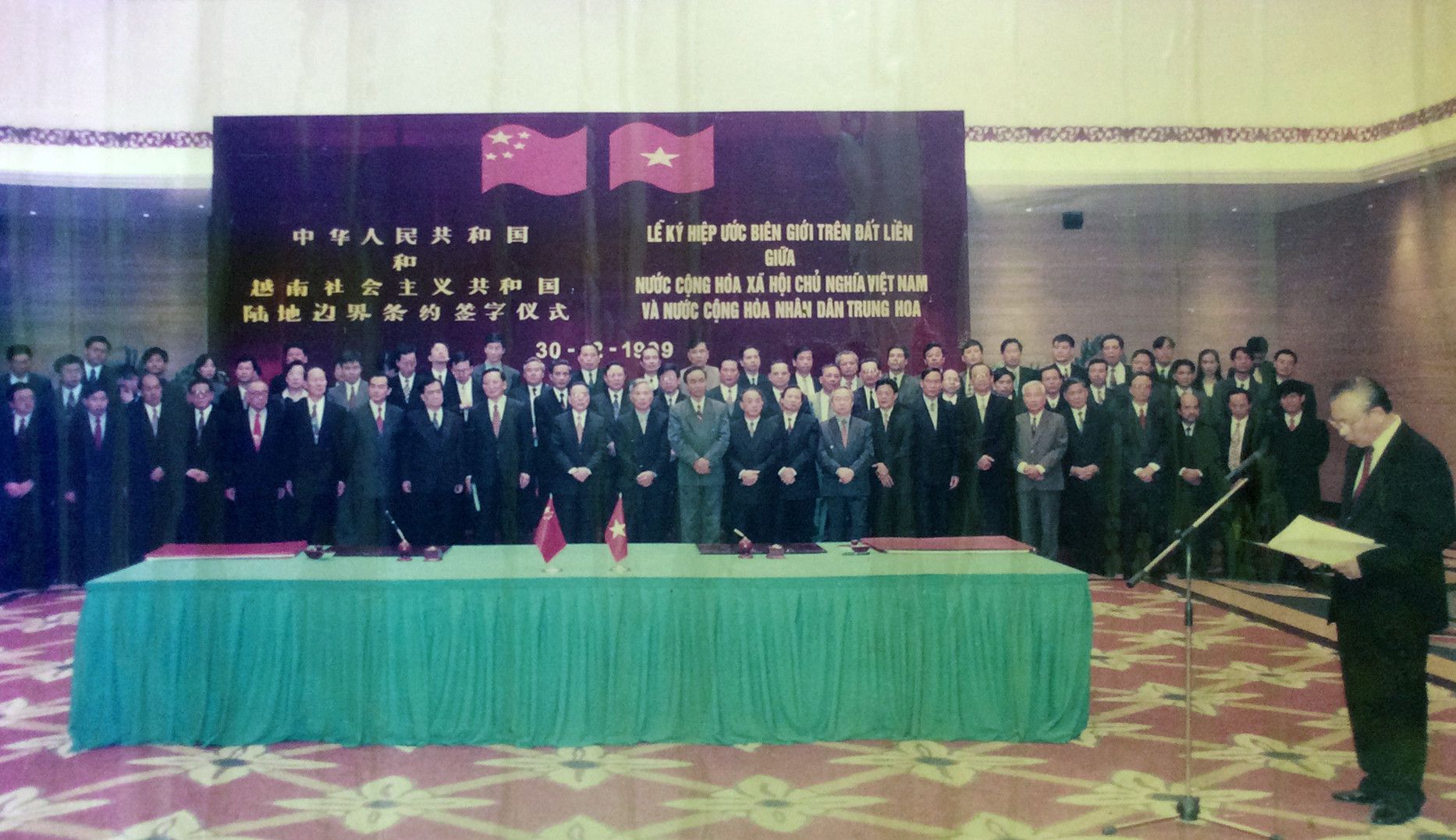 dam phan bien gioi 867.jpg