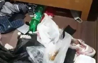 Phòng trọ ngập trong rác, quần áo bẩn của nữ sinh đại học