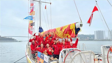 First teams in Clipper Round World Yacht Race dock at Ha Long port