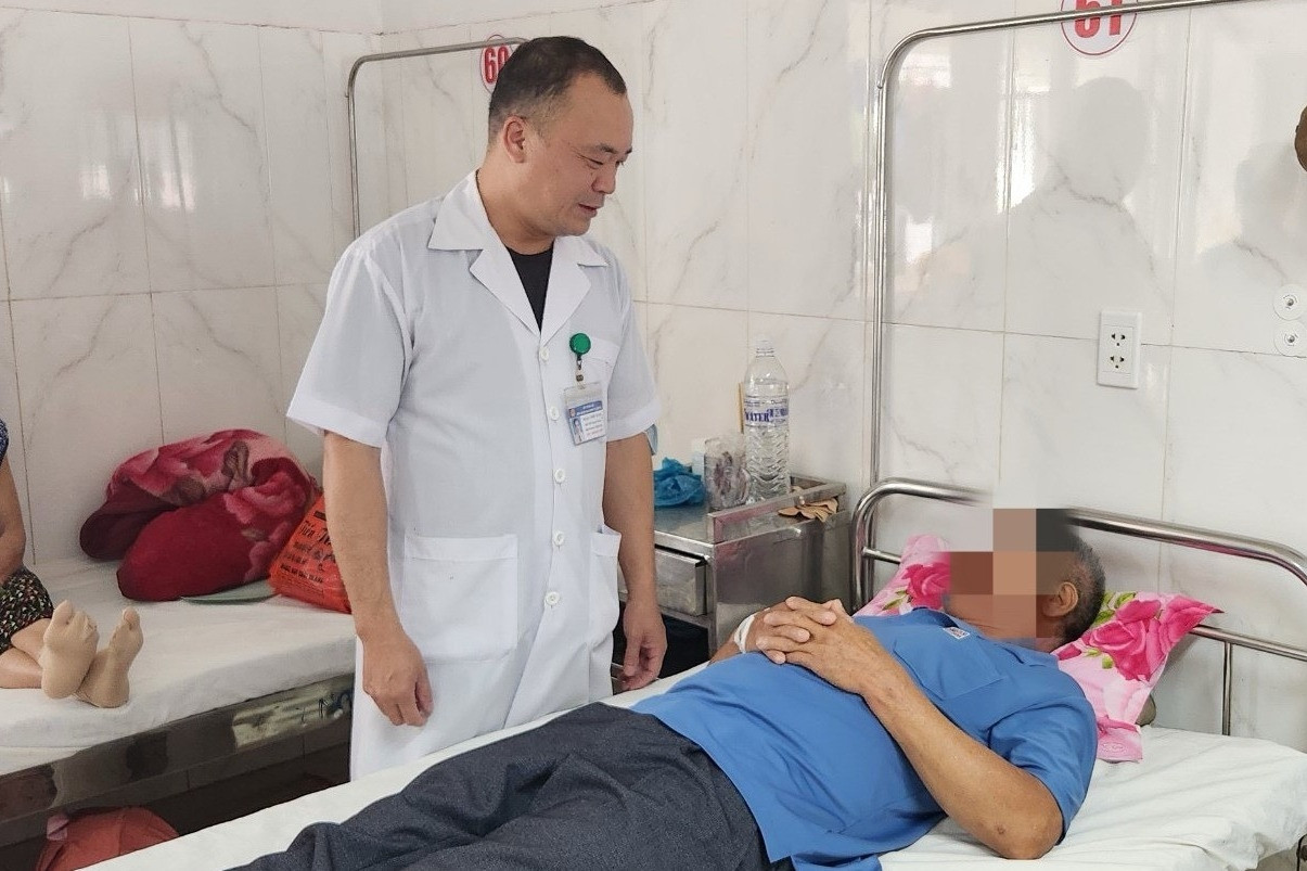 Gắp dị vật tồn tại suốt 7 năm trong đường hô hấp của người đàn ông