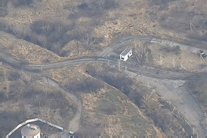 Hình ảnh binh lính Ukraine ồ ạt rút khỏi ‘chảo lửa’ Avdiivka