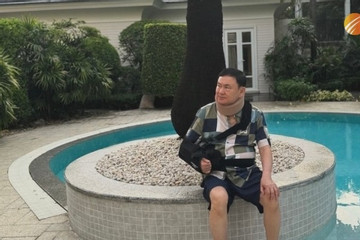 Ông Thaksin trình diện công tố viên sau khi được trả tự do