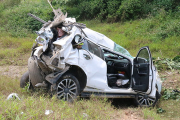 Tai nạn cao tốc Cam Lộ - La Sơn: Ô tô biến dạng rúm ró có phục hồi được không?