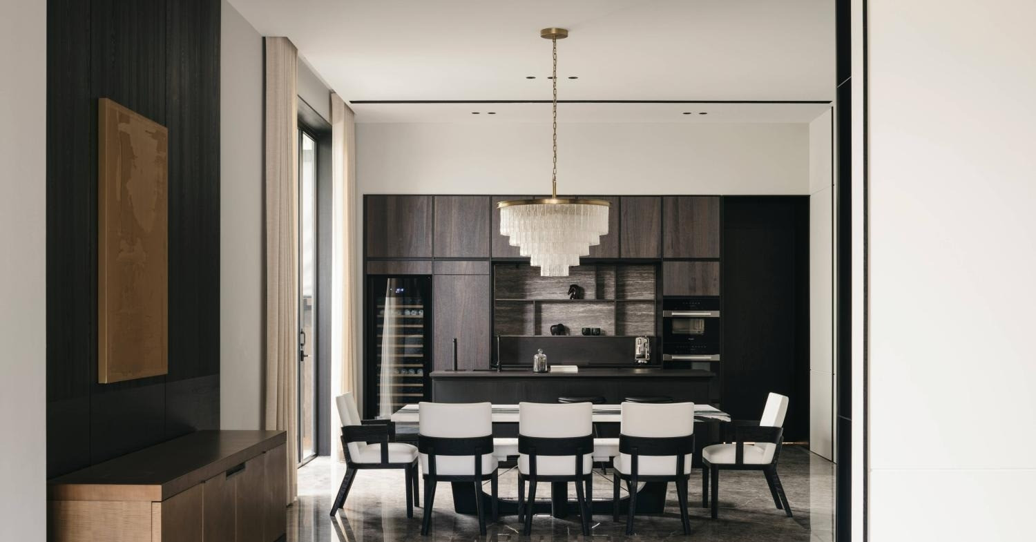 View - ‘Chốt’ nội thất xa xỉ cho cả ngôi nhà vì 'lỡ' mua một chiếc tủ hàng hiệu