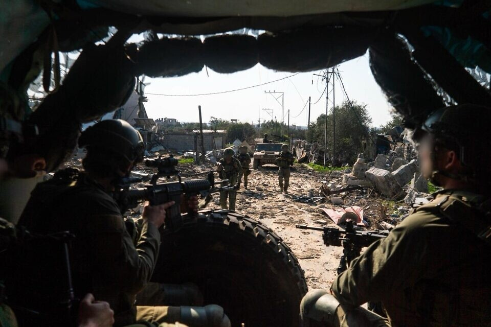 IDF nói loại bỏ hàng chục tay súng Hamas, Israel nã tên lửa vào thủ đô Syria