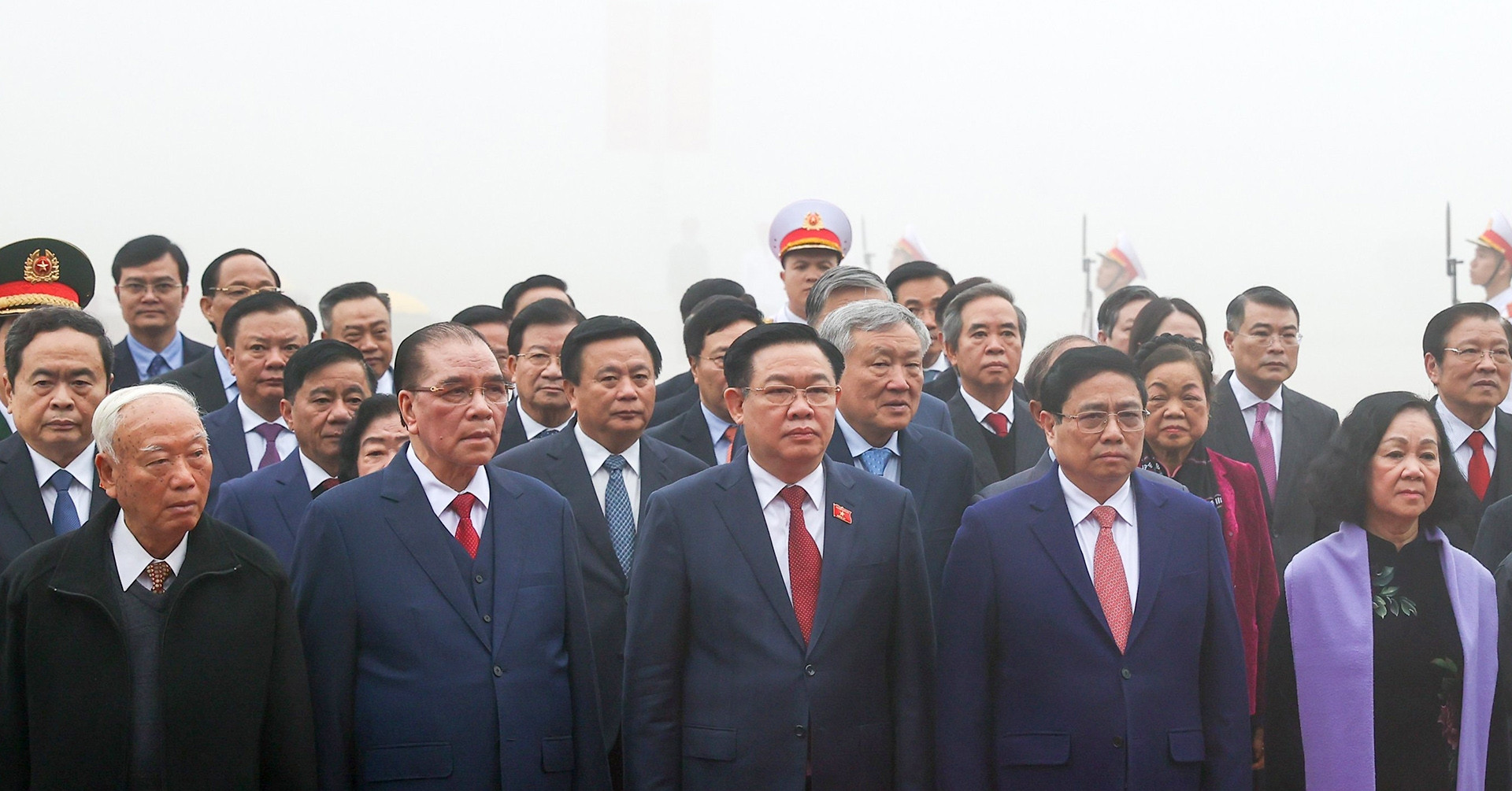 View - Lãnh đạo Đảng, Nhà nước vào lăng viếng Chủ tịch Hồ Chí Minh 