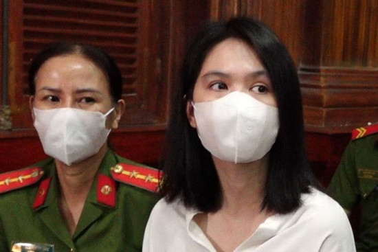 Người mẫu Ngọc Trinh bị phạt 1 năm tù, cho hưởng án treo