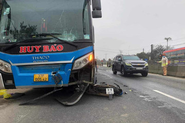Ô tô khách va chạm xe máy, 2 người tử vong ở Hà Tĩnh