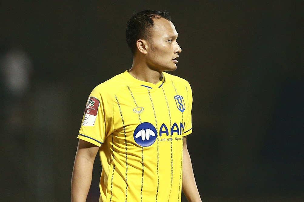 Trọng Hoàng bất ngờ chia tay SLNA