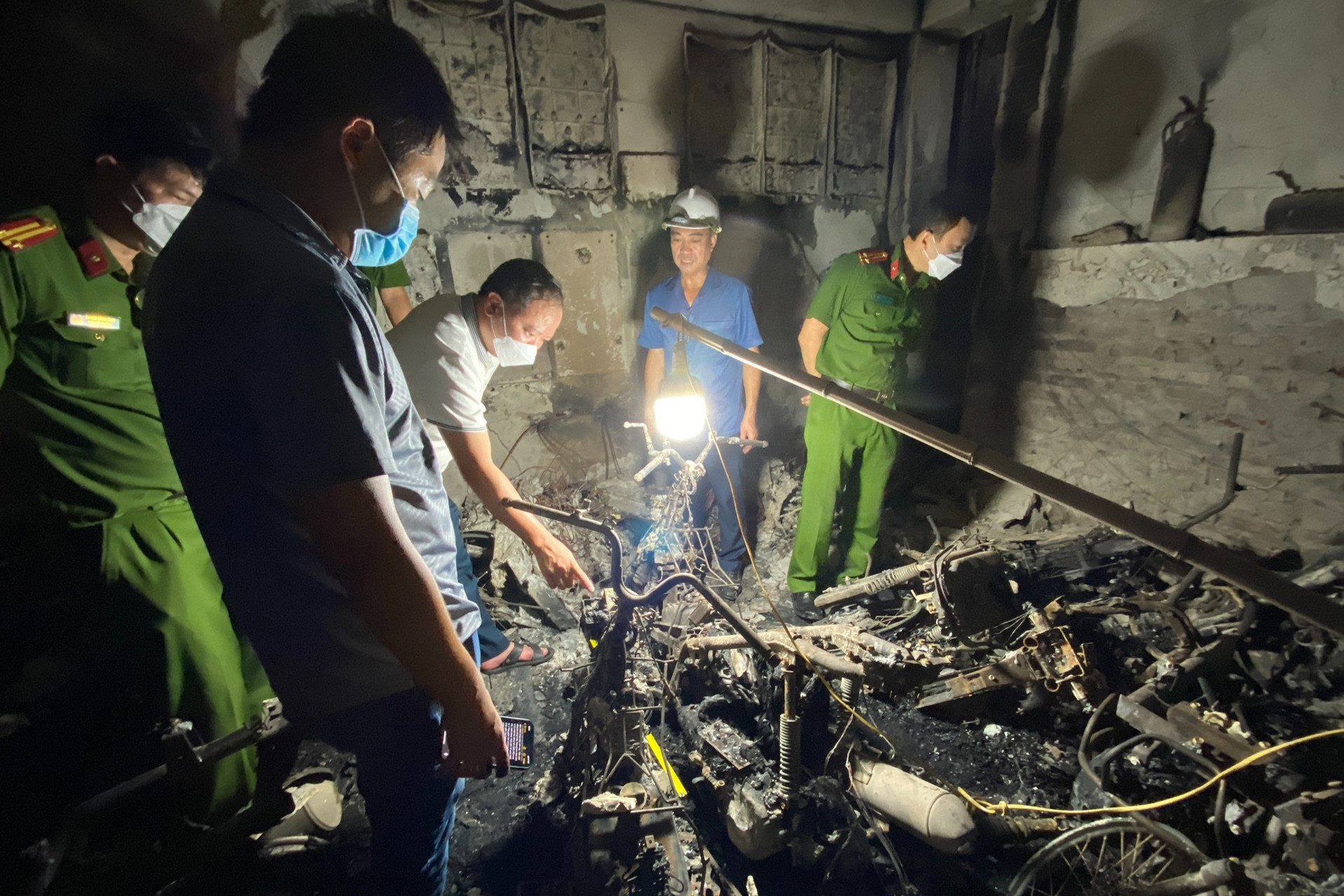 Vụ cháy chung cư mini: Xem xét kỷ luật 6 cán bộ diện Thành ủy Hà Nội quản lý