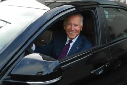 Chiếc Cadillac hầm hố từng của Tổng thống Joe Biden được người chơi xe săn đón