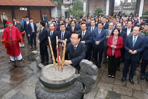 Chủ tịch nước Võ Văn Thưởng dâng hương tưởng niệm Thục Phán An Dương Vương