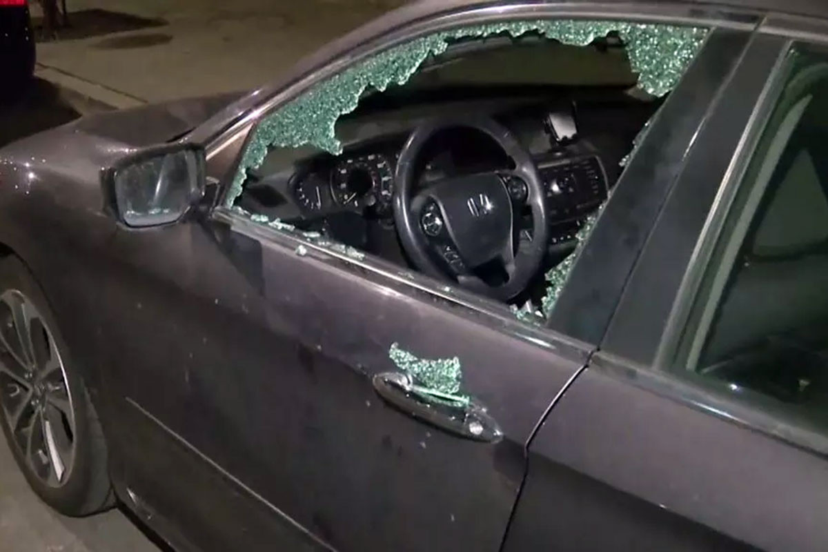 đập kính ô tô.jpg