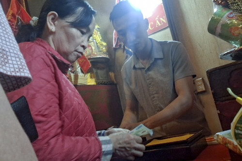 Tái diễn mua bán ấn tại đền Bảo Lộc dù có chỉ đạo chấm dứt 'đóng ấn thu tiền'