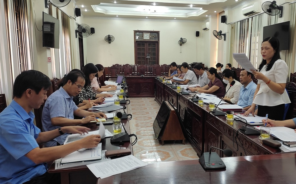 tiep can phap luat xa.jpg