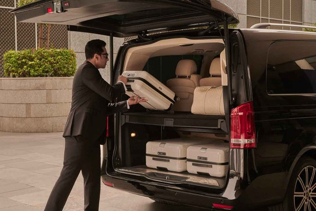 Dịch vụ taxi hạng sang ở nơi có 70.000 triệu phú ảnh 1