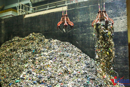 Power-purchase negotiations may stall investment in waste-to-electricity plants