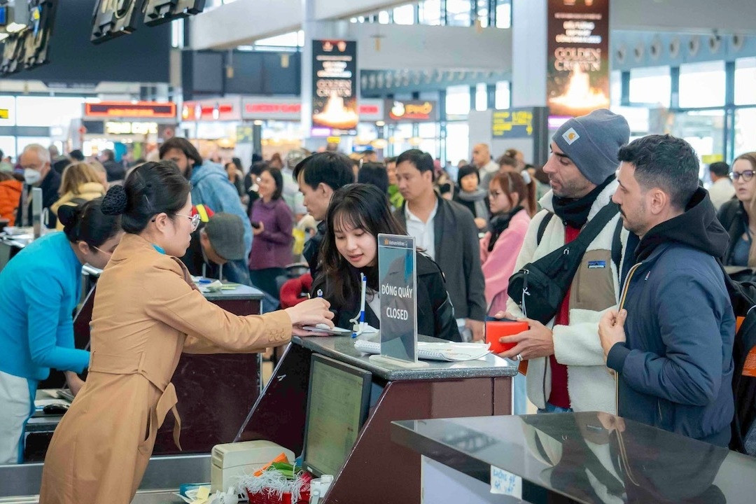 Cục Hàng không yêu cầu báo cáo việc vé máy bay Tết đắt đỏ, khó mua