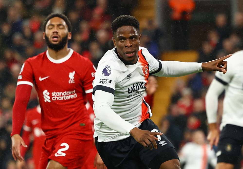 Ngược dòng thắng 4-1, Liverpool chễm chệ trên đỉnh bảng Liverpool.jpg