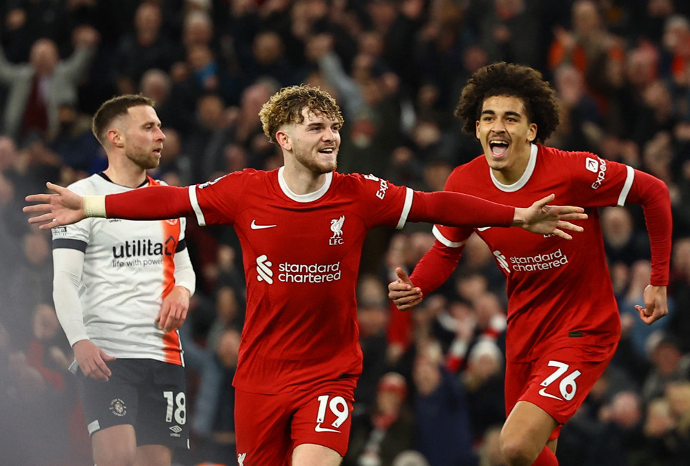 Ngược dòng thắng 4-1, Liverpool chễm chệ trên đỉnh bảng Liverpool.jpg