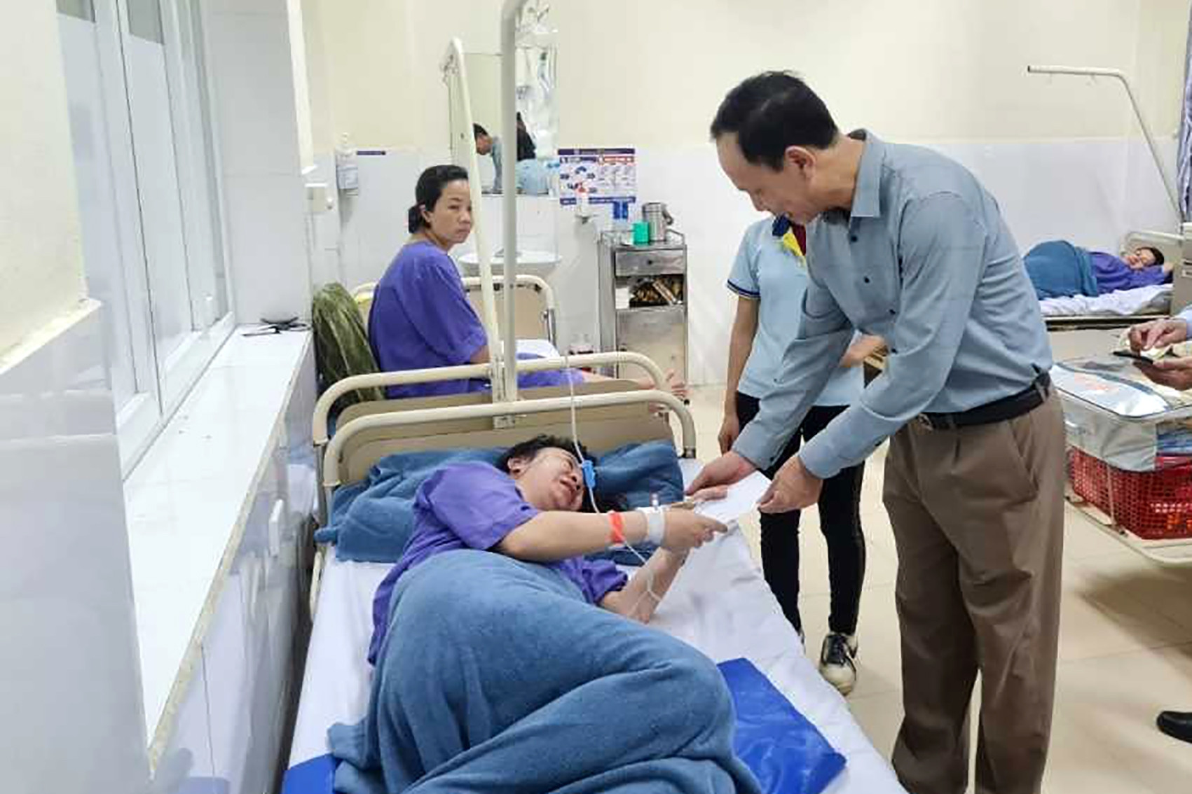 Tình hình hiện tại của hàng chục công nhân nhập viện do khó thở lúc làm việc