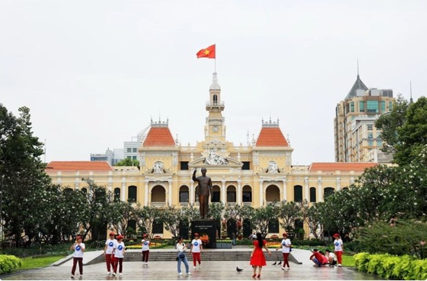 Tourists allowed to visit headquarters of HCM City People’s Council, People’s Committee hinh anh 1