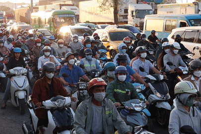 Chật vật giờ tan tầm sau ngày đóng nút giao Nguyễn Văn Linh - Nguyễn Hữu Thọ