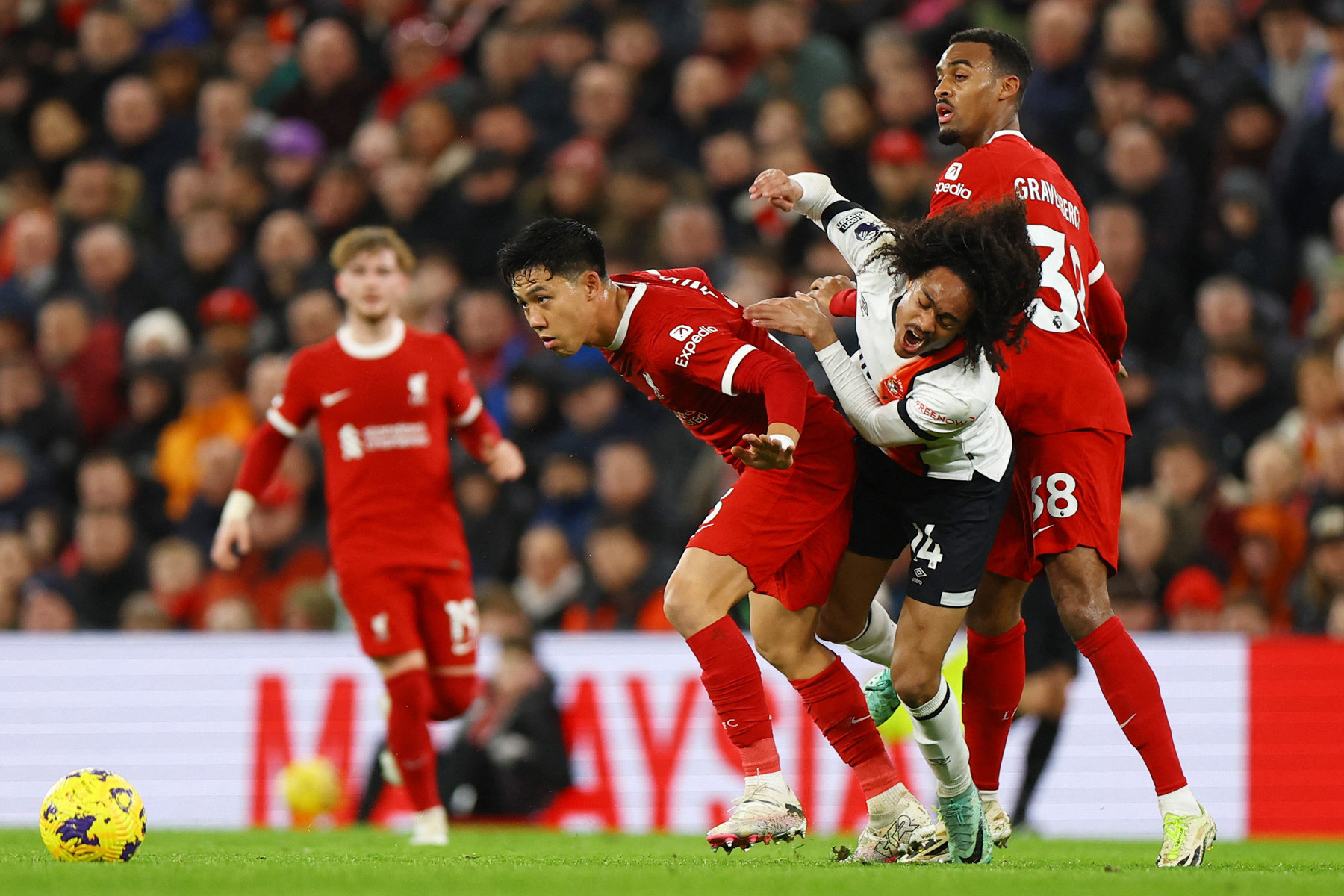 endo liverpool luton.jpg