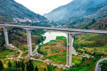 Tỉnh nào có cây cầu cạn với trụ cao nhất Việt Nam?