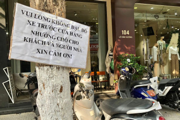 Muôn kiểu giành lòng đường, cấm ô tô dừng đỗ ở Đà Nẵng
