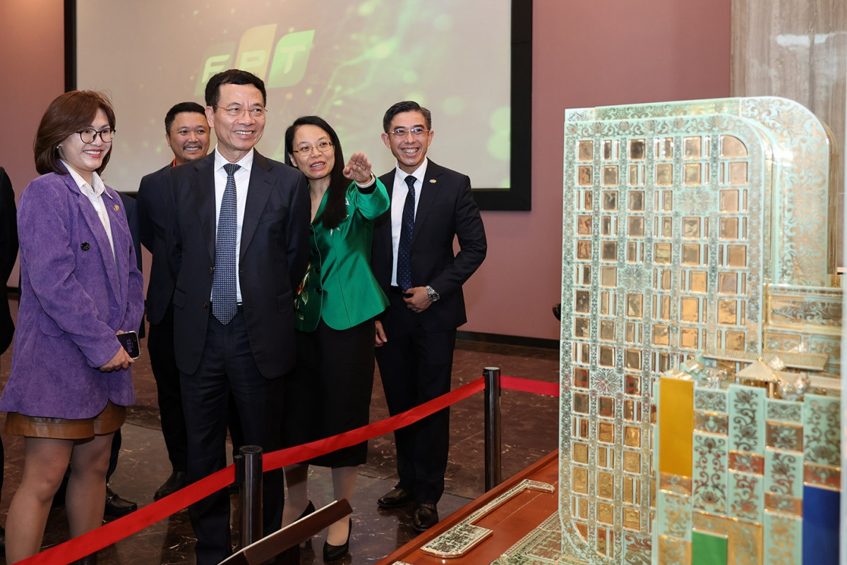 View - Phát biểu của Bộ trưởng Nguyễn Mạnh Hùng tại buổi gặp mặt FPT năm 2024