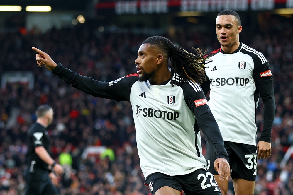 Fulham xuất sắc hạ MU ngay tại Old Trafford