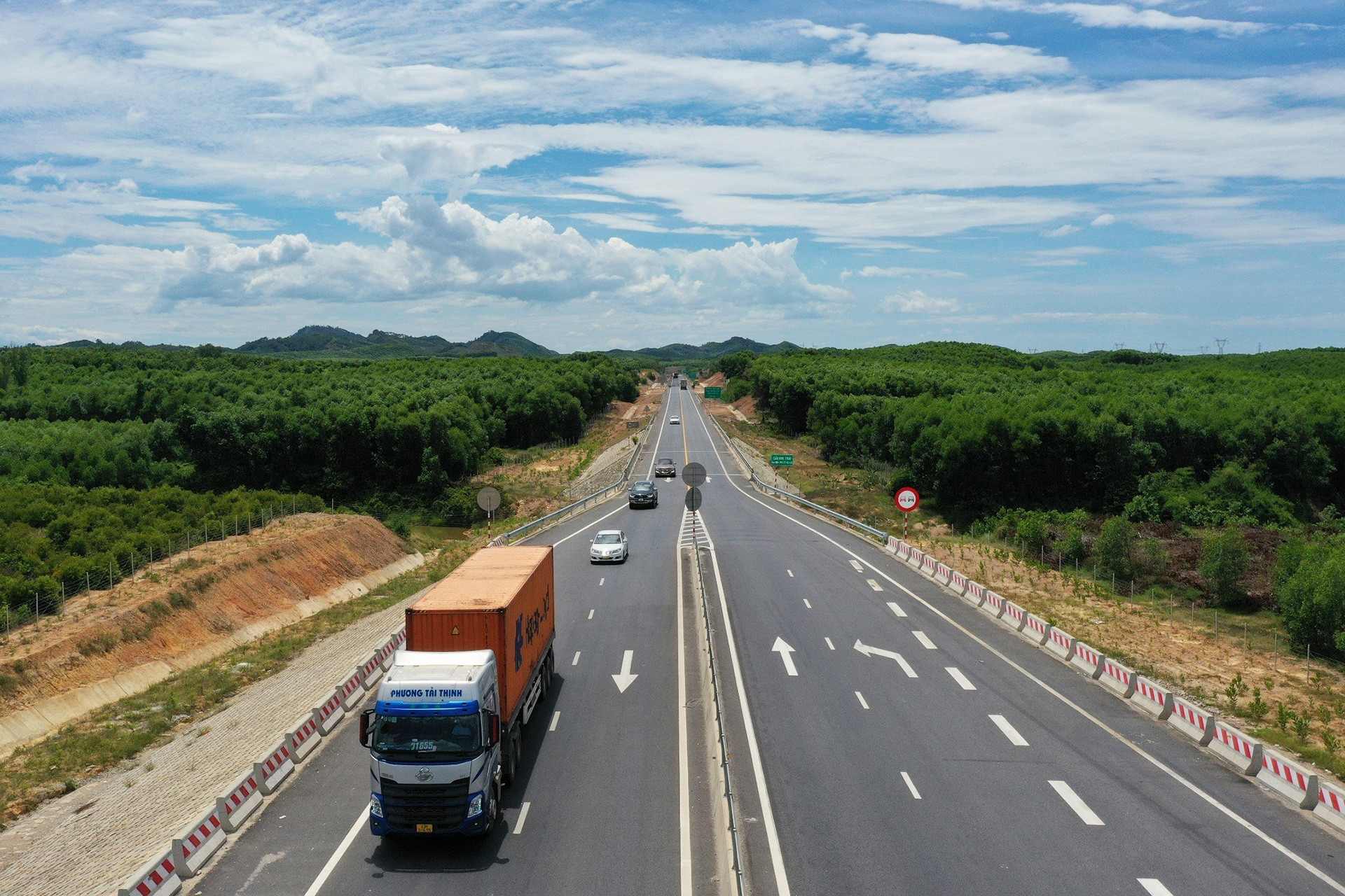 Giải bài toán mang tên đường bộ cao tốc thiếu chuẩn