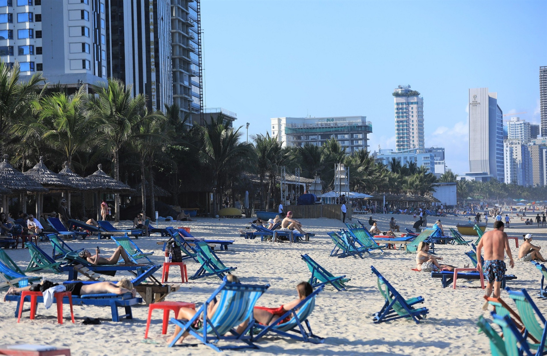 View - Ngắm bãi biển Mỹ Khê nổi tiếng ở Đà Nẵng lọt top đẹp nhất châu Á