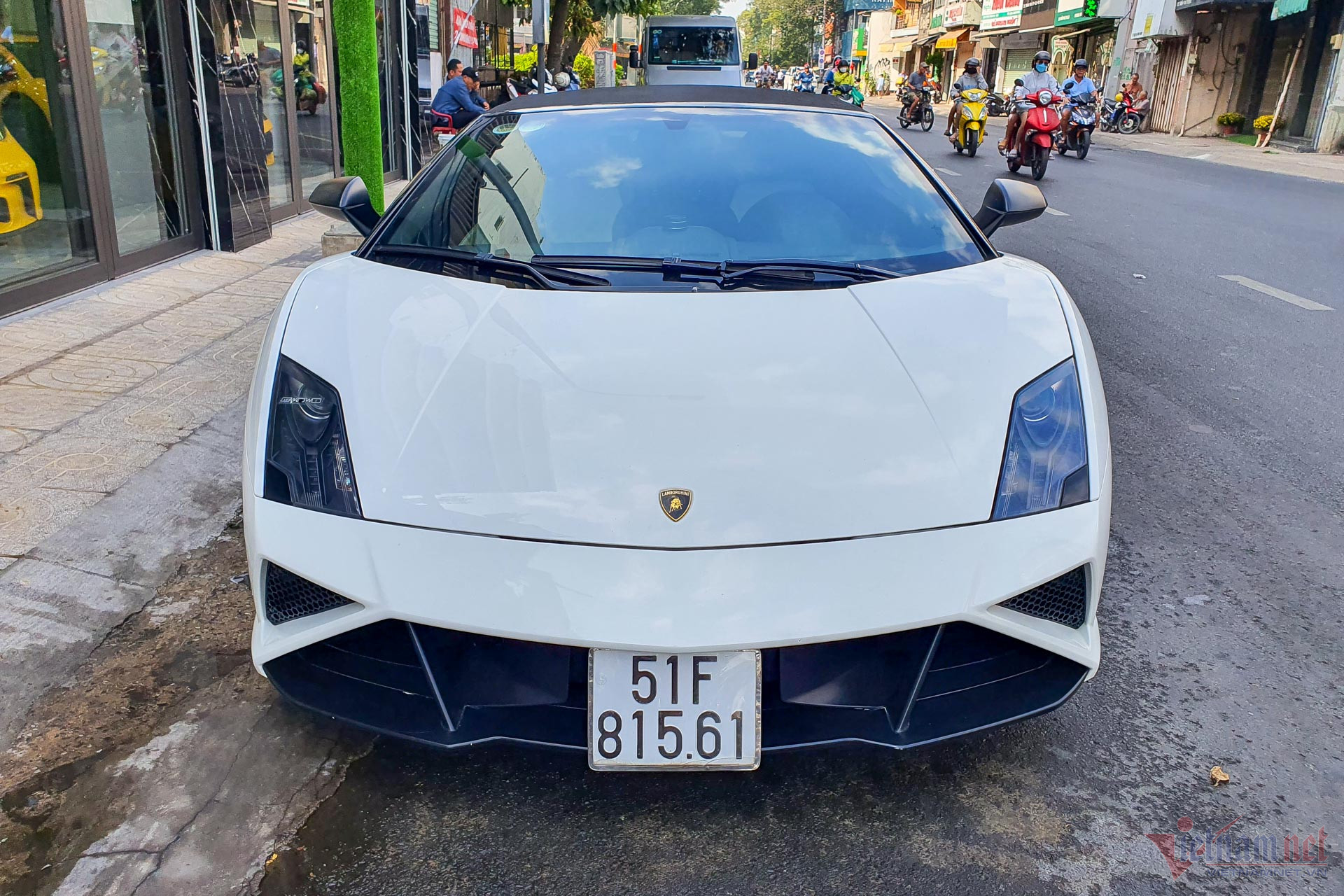 View - Siêu xe Lamborghini Gallardo mui trần của ông Đặng Lê Nguyên Vũ tái xuất