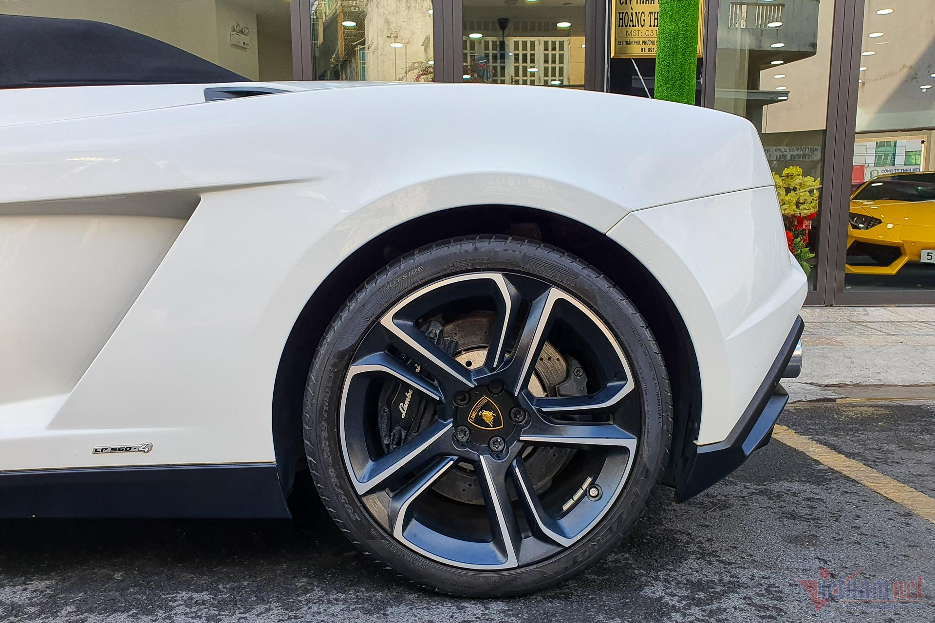 View - Siêu xe Lamborghini Gallardo mui trần của ông Đặng Lê Nguyên Vũ tái xuất