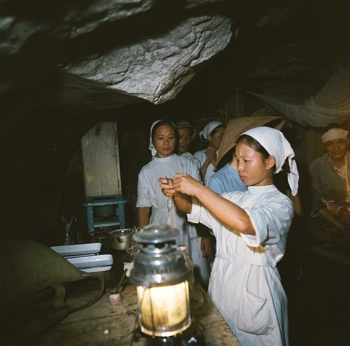 Những bức ảnh lịch sử của ngành y Việt Nam anhmaukhongthequenvephunumienbacthoichienhinh5 2.jpeg