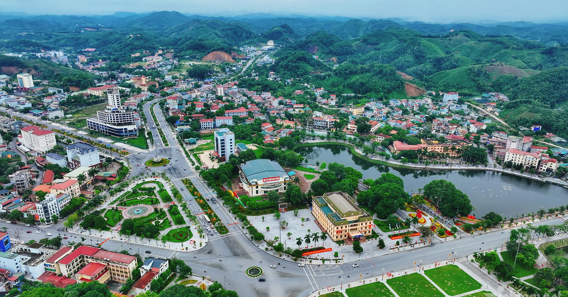 Nhiều nơi tự nguyện sắp xếp, thêm 20 huyện sáp nhập trong năm 2024