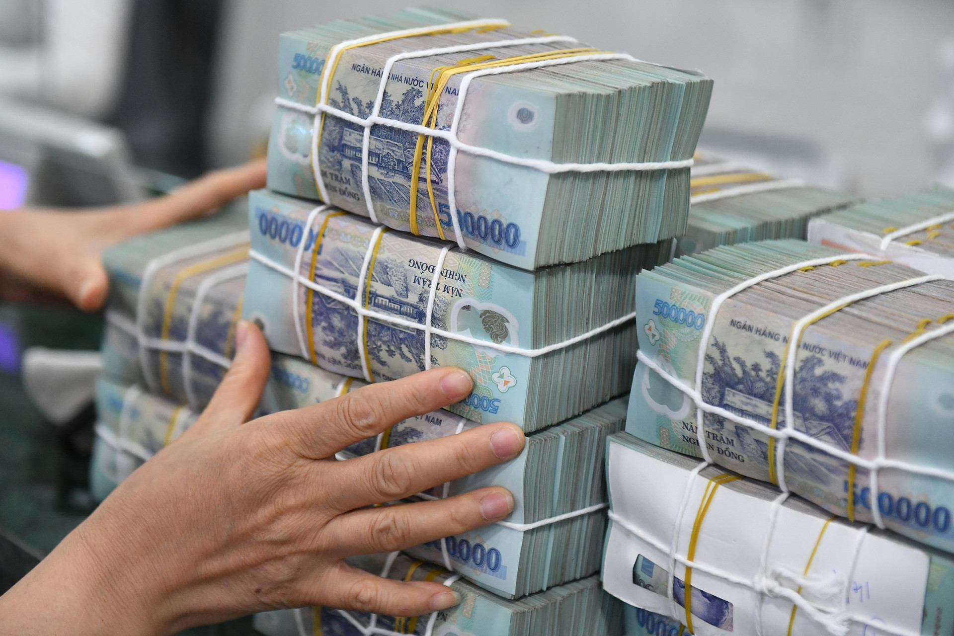 tiền tệ.jpg