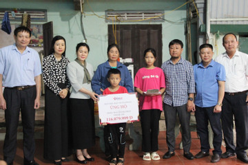 Trao hơn 116 triệu đồng đến gia đình bé Nguyễn Bá Phát ở Nghệ An