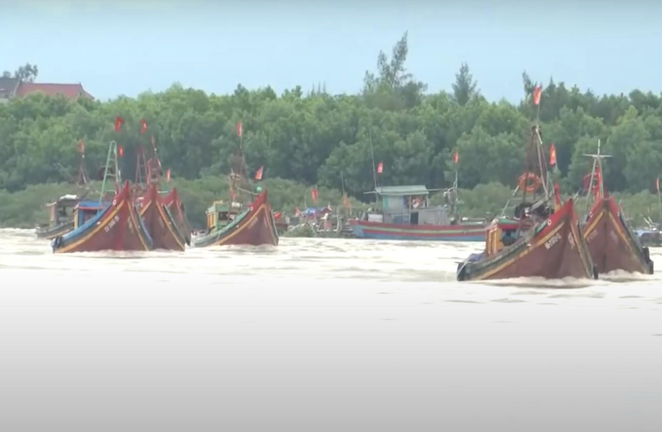 dien chau phat trien kinh te bien.jpg