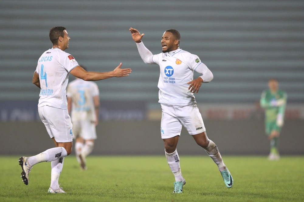 Nam Định hạ Hà Nội FC sau màn rượt đuổi khó tin phút bù giờ