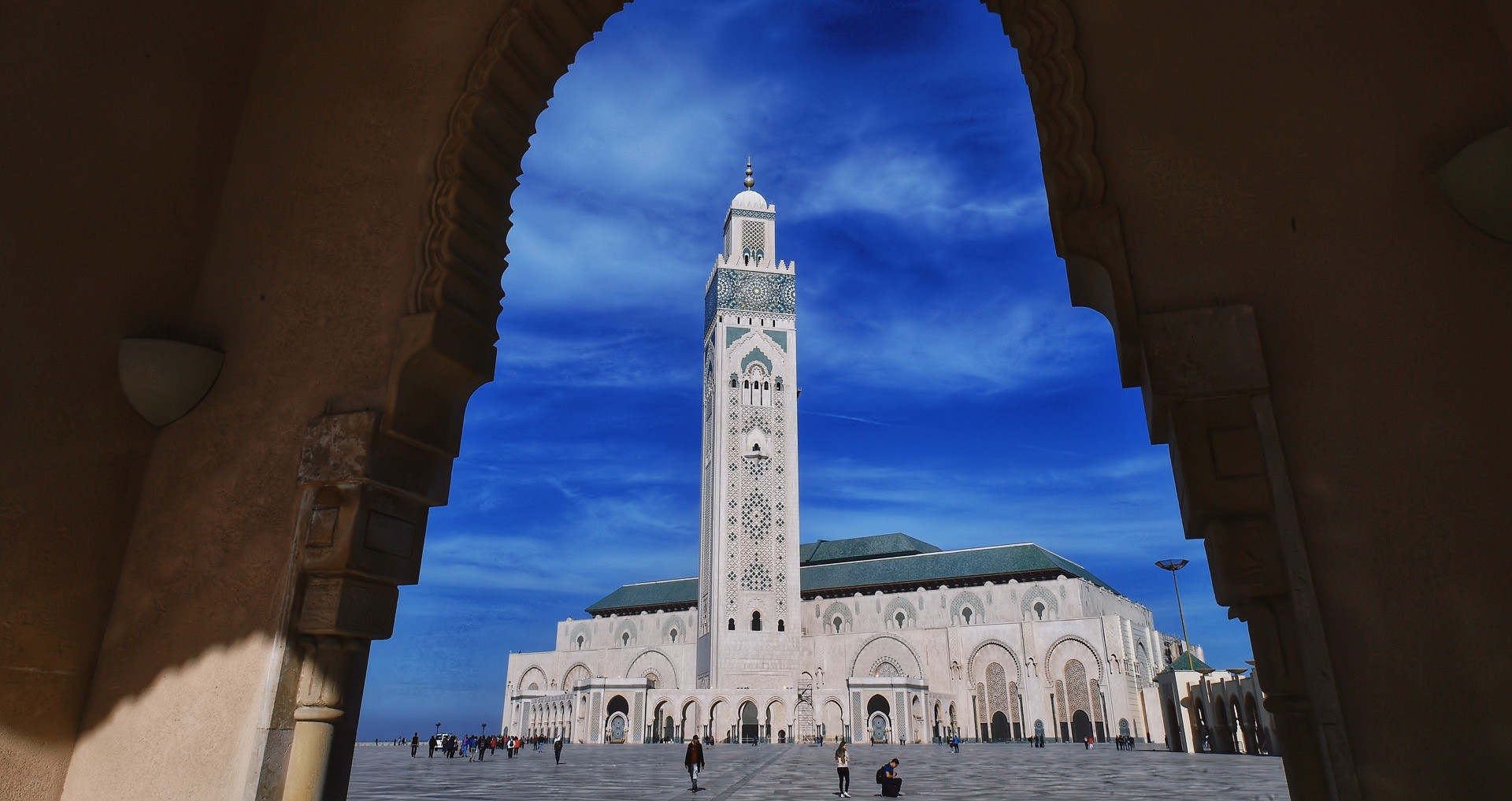 View - Nhà thờ Hồi giáo xây từ đá và gỗ tuyết tùng, đẹp lộng lẫy bên bờ Đại Tây Dương