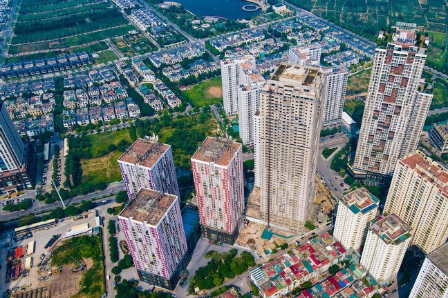 2,000 real estate firms temporarily close in January