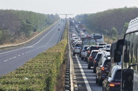 Bản tin trưa 3/2: Tai nạn liên hoàn cao tốc Long Thành - Dầu Giây, kẹt xe 10km