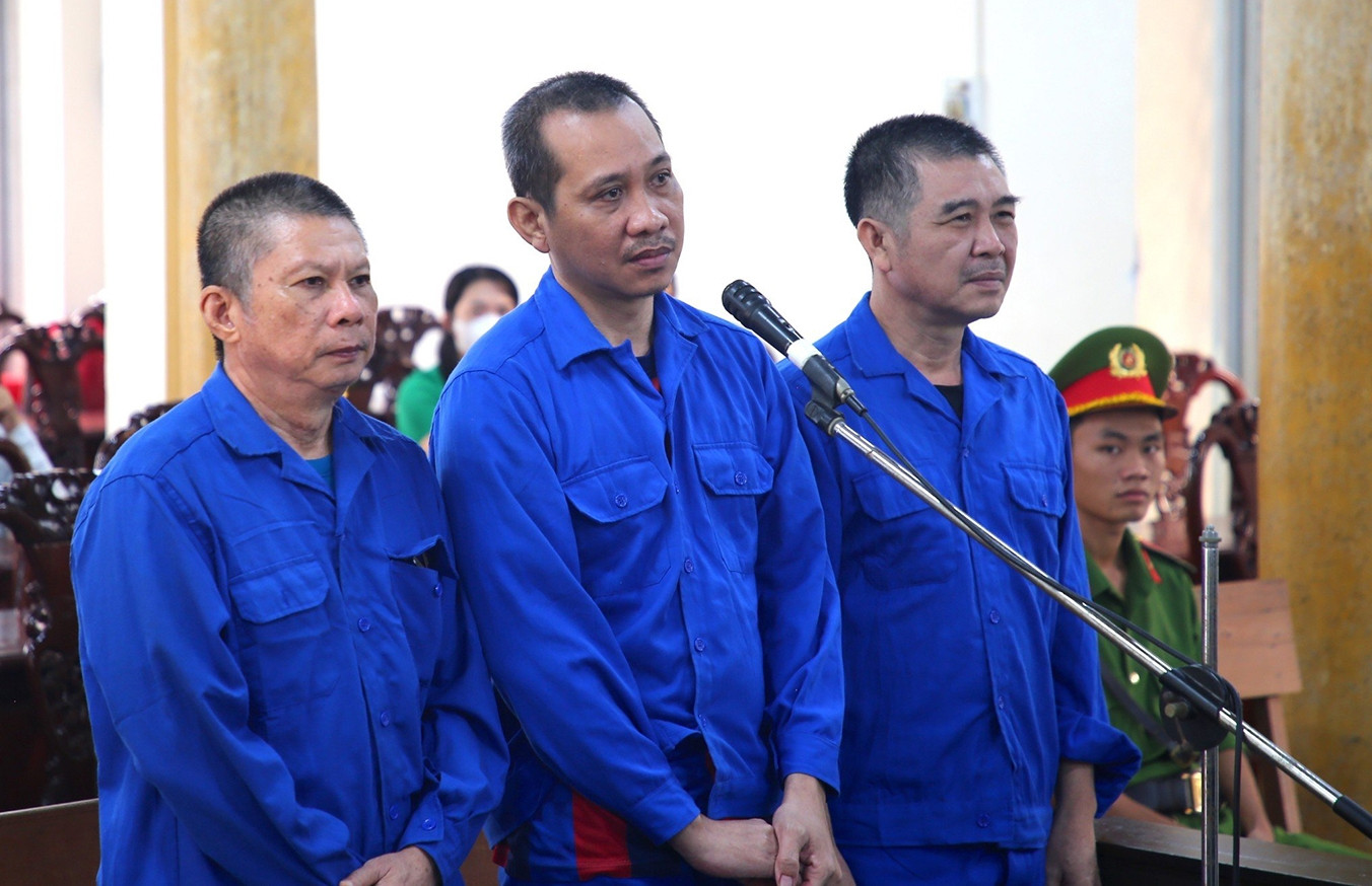 Bỏ lọt tội phạm buôn lậu, cựu trưởng phòng cảnh sát kinh tế lĩnh án tù