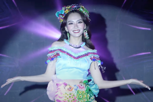 Hoa hậu Mai Phương nhảy 'See tình' tại Miss World, hạnh phúc bên mẹ ruột