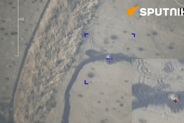 Video xe tăng Ukraine nổ tung vì trúng đạn pháo dẫn đường chính xác của Nga